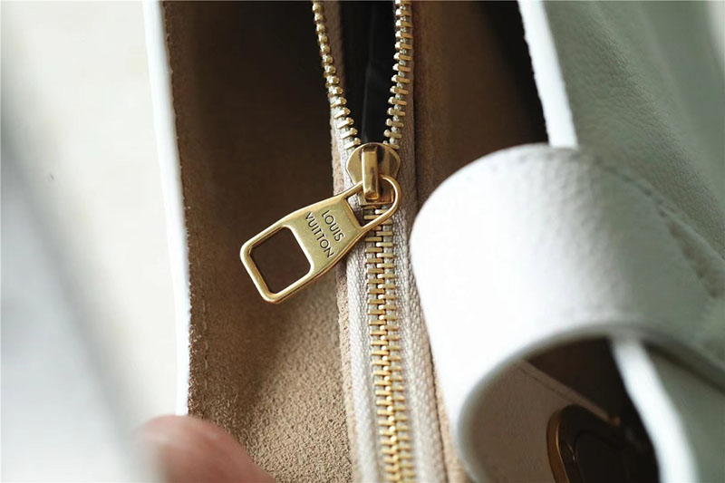LOUIS VUITTON ロウキー・ショルダーバッグ M24990 Low Key Shoulder Bag Low Key 超N品 - 画像 (4)