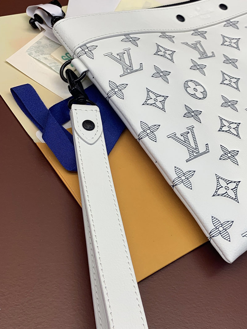 LOUIS VUITTON ポシェット・トゥ・ゴー G65 M14914 サンド モノグラム・シャドウ 超N品 - 画像 (5)