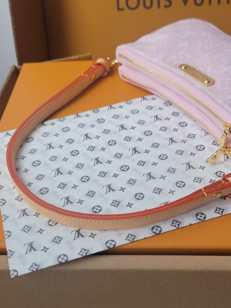 LOUIS VUITTON M14159 ポシェット・リヴ 2025新作 ウォッシュドピンク 超N品 ルイヴィトン デニム バッグ ピンク - 画像 (4)