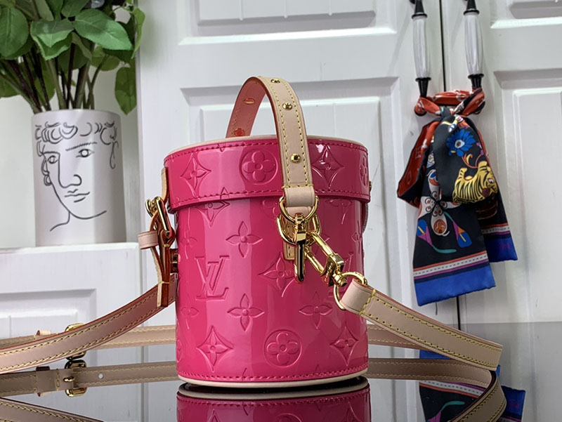 ルイヴィトン アウトレット 店舗 LOUIS VUITTON アスター シックイエロー M24102 ヴィトン ヴェルニ 定価 - 画像 (9)