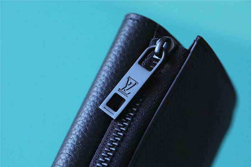 ルイヴィトン アウトレット 店舗 LOUIS VUITTON LV AEROGRAM ポルトフォイユ・パイロット スカイ M81740 ルイヴィトン 財布 二つ折り 小銭入れあり - 画像 (5)