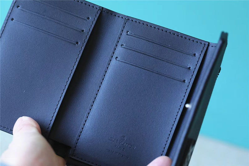 ルイヴィトン アウトレット 店舗 LOUIS VUITTON LV AEROGRAM ポルトフォイユ・パイロット スカイ M81740 ルイヴィトン 財布 二つ折り 小銭入れあり - 画像 (3)