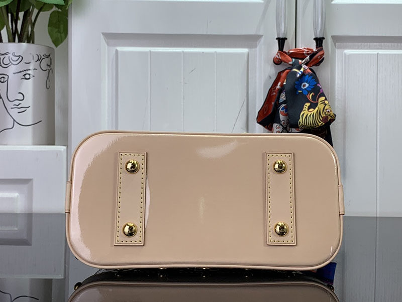 ルイヴィトン並行輸入品 LOUIS VUITTON アルマ BB シックイエロー モノグラムヴェルニ lv301945 ルイヴィトン ヴェルニ ショルダーバッグ - 画像 (7)