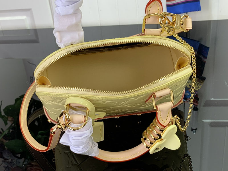 ルイヴィトン並行輸入品 LOUIS VUITTON アルマ BB シックイエロー モノグラムヴェルニ lv301945 ルイヴィトン ヴェルニ ショルダーバッグ - 画像 (3)