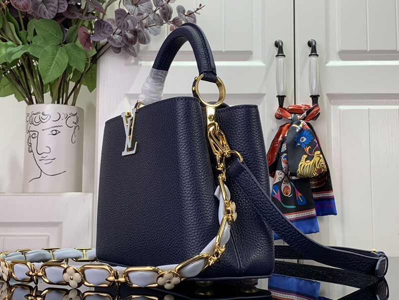 ルイヴィトン並行輸入品 LOUIS VUITTON カプシーヌ BB ネイビー ブルー トリヨンレザー lv301953 ヴィトン カプシーヌ 値段 - 画像 (9)